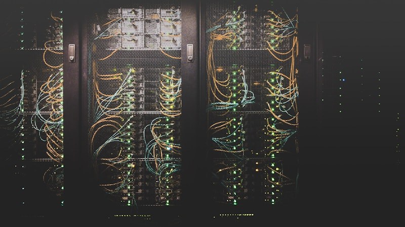 SAP vs Oracle vs NetSuite: ERP Comparison for B2B Manufacturers in 2026